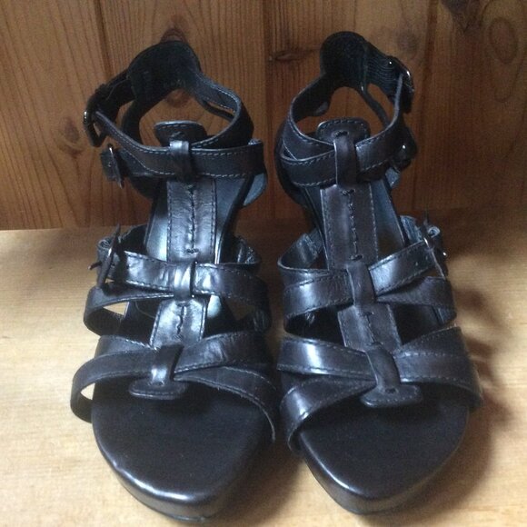 Stuart Weitzman Black Leather Triple Buckle Strappy Open Toe Rocker Heels Size 7 - Picture 2 of 8